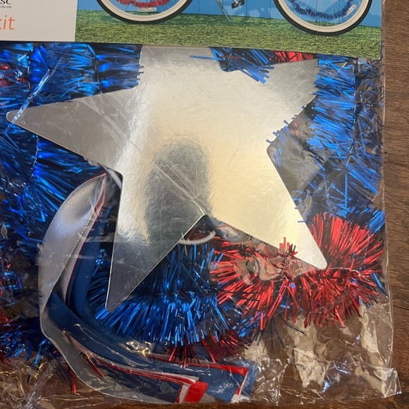 NWT bike decorating kit garland streamers Star red blue silver - Picture 4 of 6
